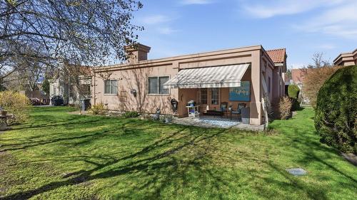 116-650 Lexington Drive, Kelowna, BC - Outdoor
