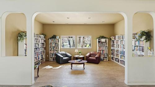116-650 Lexington Drive, Kelowna, BC - Indoor