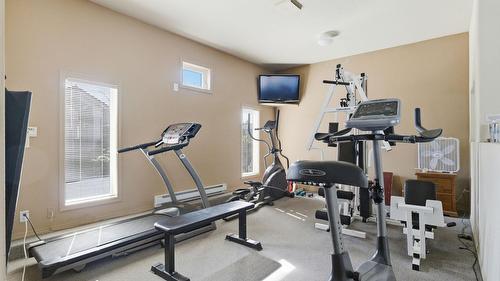116-650 Lexington Drive, Kelowna, BC - Indoor Photo Showing Gym Room