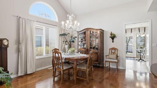 116-650 Lexington Drive, Kelowna, BC - Indoor Photo Showing Dining Room