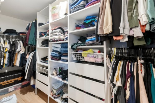 Penderie (Walk-in) - 46 Rue Migué, Saint-Jacques, QC - Indoor With Storage