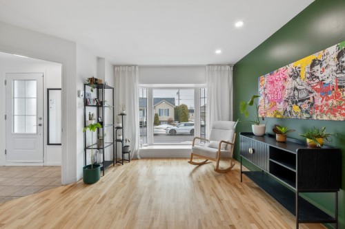 Salon - 46 Rue Migué, Saint-Jacques, QC - Indoor