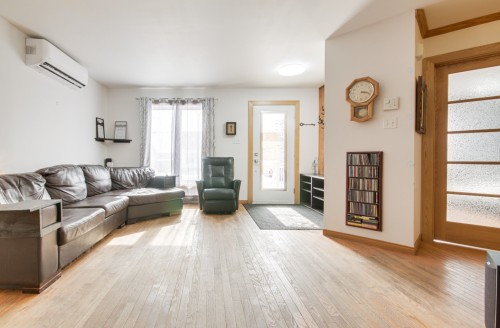 Salon - 371 Rue St-Maurice, Saint-Séverin, QC - Indoor Photo Showing Living Room