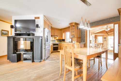 Salle à manger - 371 Rue St-Maurice, Saint-Séverin, QC - Indoor Photo Showing Dining Room