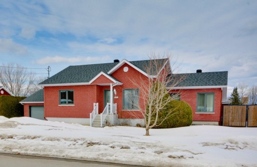 Façade - 371 Rue St-Maurice, Saint-Séverin, QC - Outdoor