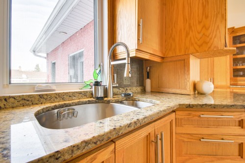 Cuisine - 371 Rue St-Maurice, Saint-Séverin, QC - Indoor Photo Showing Kitchen With Double Sink