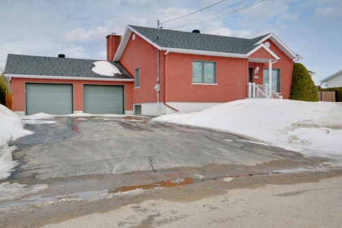 Façade - 371 Rue St-Maurice, Saint-Séverin, QC - Outdoor