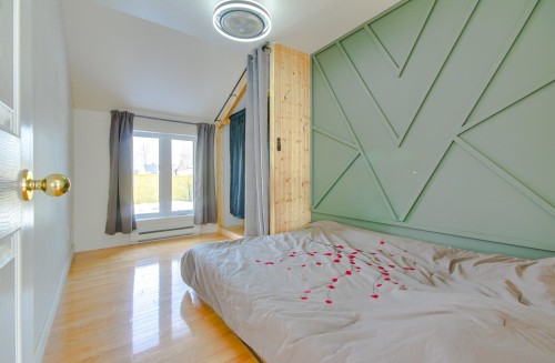 Chambre à coucher - 371 Rue St-Maurice, Saint-Séverin, QC - Indoor Photo Showing Bedroom