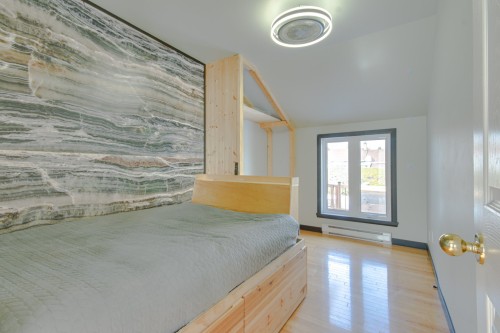 Chambre à coucher - 371 Rue St-Maurice, Saint-Séverin, QC - Indoor Photo Showing Bedroom