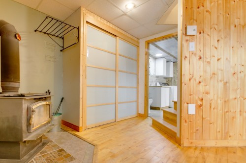 Salle familiale - 371 Rue St-Maurice, Saint-Séverin, QC - Indoor Photo Showing Other Room