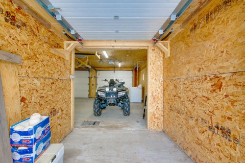 Garage - 371 Rue St-Maurice, Saint-Séverin, QC - Indoor Photo Showing Garage