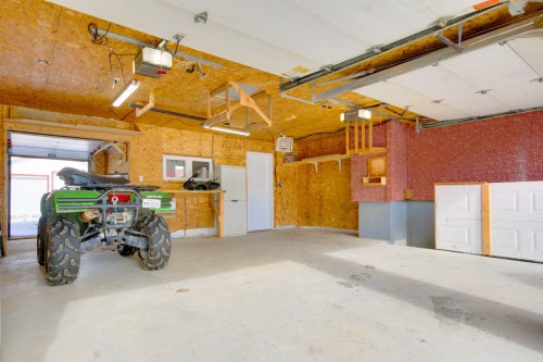 Garage - 371 Rue St-Maurice, Saint-Séverin, QC - Indoor Photo Showing Garage