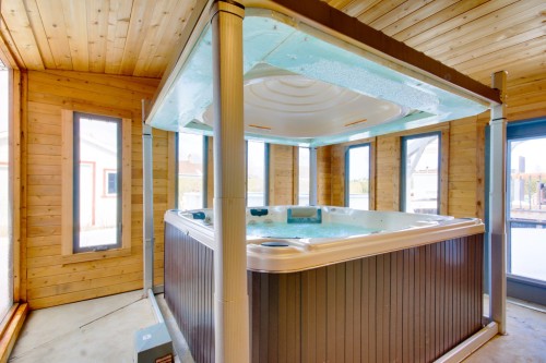 Spa - 371 Rue St-Maurice, Saint-Séverin, QC -  Photo Showing Other Room