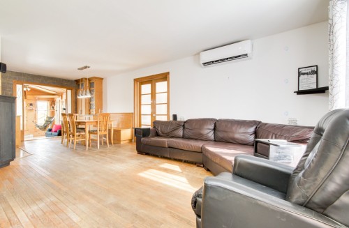 Salon - 371 Rue St-Maurice, Saint-Séverin, QC - Indoor Photo Showing Living Room