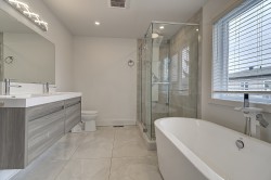 Salle de bains attenante à la CCP - 