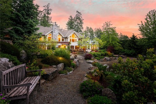 441 Glendower Rd, Saanich, BC 