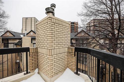 605 Stradbrook Ave, Winnipeg, MB 