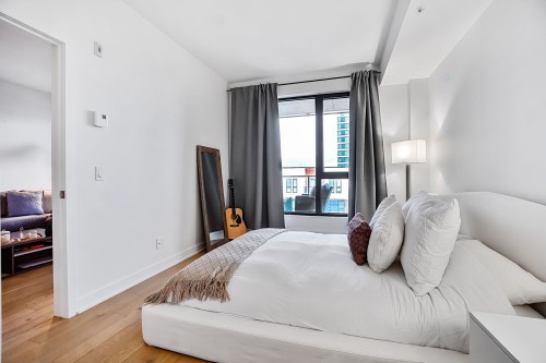 Master Bedroom - 328-112 Ch. De La Pointe-Nord, Montréal (Verdun/Île-Des-Soeurs), QC - Indoor Photo Showing Bedroom