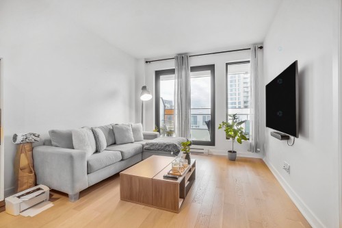 Living Room - 328-112 Ch. De La Pointe-Nord, Montréal (Verdun/Île-Des-Soeurs), QC - Indoor Photo Showing Living Room