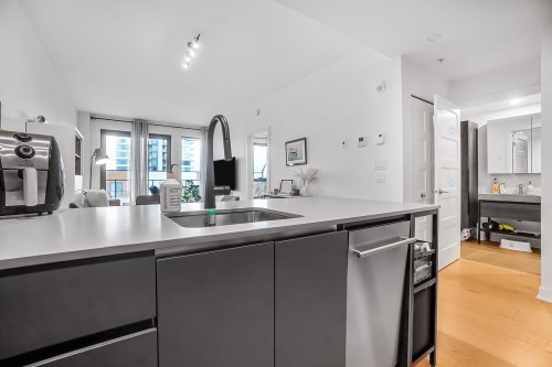 Kitchen - 328-112 Ch. De La Pointe-Nord, Montréal (Verdun/Île-Des-Soeurs), QC - Indoor Photo Showing Kitchen