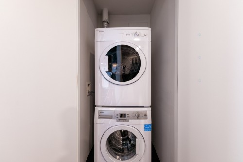 Laundry - 4310-1188 Rue St-Antoine O., Montréal (Ville-Marie), QC - Indoor Photo Showing Laundry Room