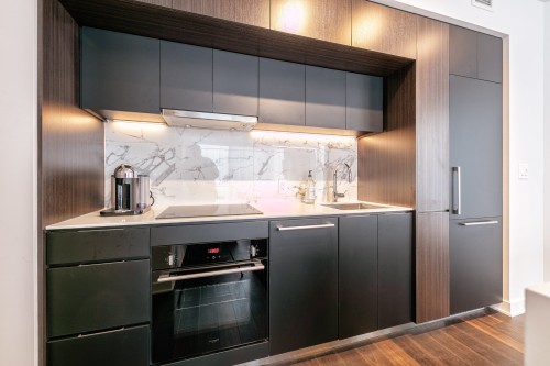 Kitchen - 4310-1188 Rue St-Antoine O., Montréal (Ville-Marie), QC - Indoor Photo Showing Kitchen With Upgraded Kitchen