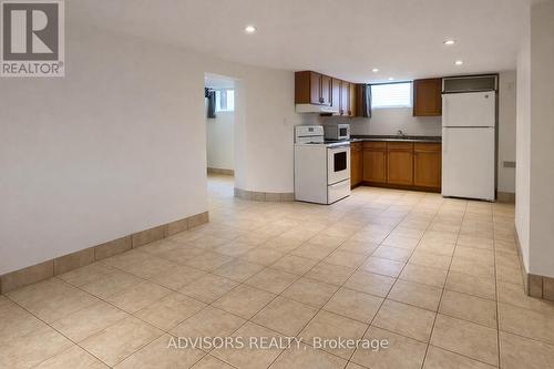 1470 Fisher Avenue, Burlington, ON - Indoor Photo Showing Kitchen
