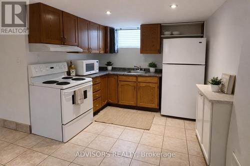 1470 Fisher Avenue, Burlington, ON - Indoor Photo Showing Kitchen