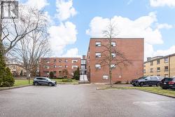 206 - 101 COE HILL DRIVE Toronto, ON M6S 3E3