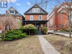 162 MEDLAND STREET  Toronto, ON M6P 2N5