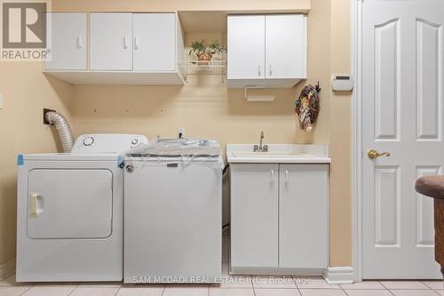 4873 Forest Hill Drive, Mississauga, ON - Indoor Photo Showing Laundry Room