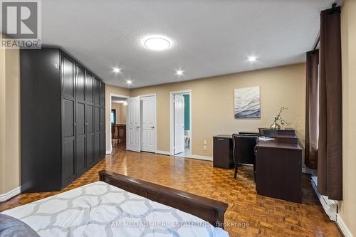 4873 Forest Hill Drive, Mississauga, ON - Indoor Photo Showing Bedroom