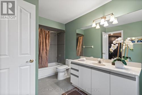 4873 Forest Hill Drive, Mississauga, ON - Indoor Photo Showing Bathroom