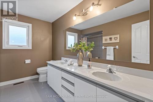 4873 Forest Hill Drive, Mississauga, ON - Indoor Photo Showing Bathroom