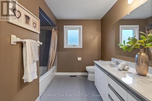 4873 Forest Hill Drive, Mississauga, ON - Indoor Photo Showing Bathroom