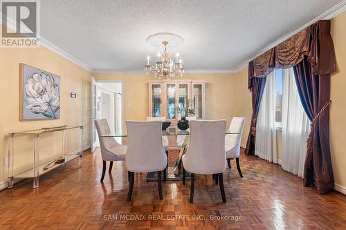 4873 Forest Hill Drive, Mississauga, ON - Indoor Photo Showing Dining Room