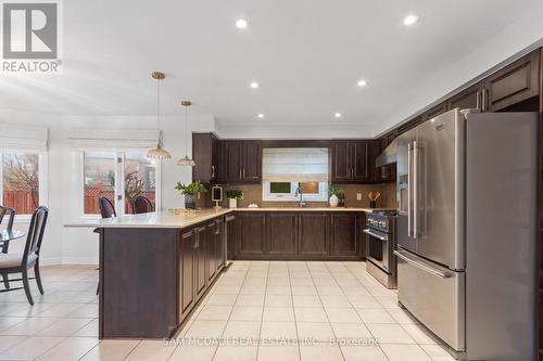 4873 Forest Hill Drive, Mississauga, ON - Indoor Photo Showing Kitchen