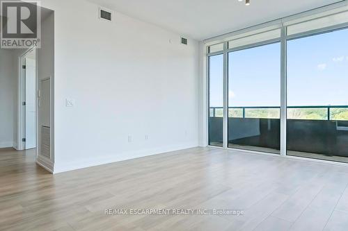 1012 - 21 Park Street E, Mississauga, ON - Indoor Photo Showing Other Room