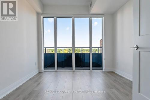 1012 - 21 Park Street E, Mississauga, ON - Indoor Photo Showing Other Room