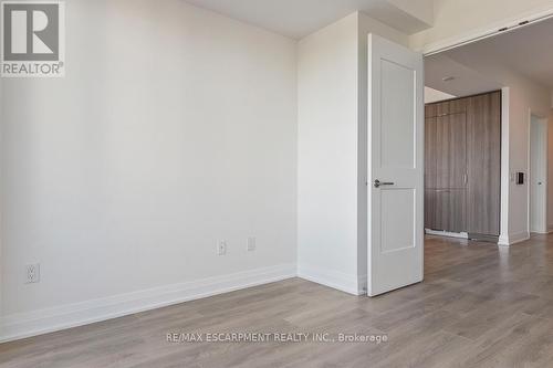 1012 - 21 Park Street E, Mississauga, ON - Indoor Photo Showing Other Room