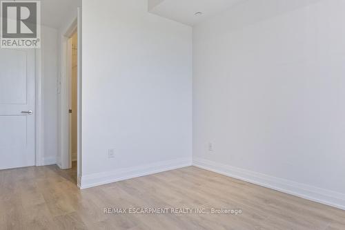 1012 - 21 Park Street E, Mississauga, ON - Indoor Photo Showing Other Room