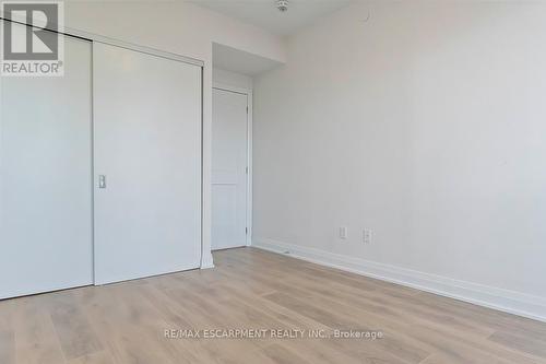 1012 - 21 Park Street E, Mississauga, ON - Indoor Photo Showing Other Room