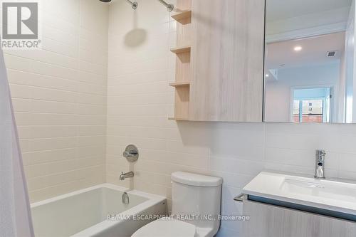 1012 - 21 Park Street E, Mississauga, ON - Indoor Photo Showing Bathroom