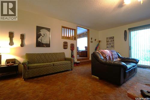 608 Nicoll Lane, Regina Beach, SK - Indoor Photo Showing Living Room