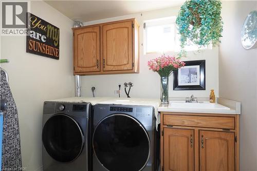 24 Primrose Path, Kitchener, ON - Indoor Photo Showing Laundry Room