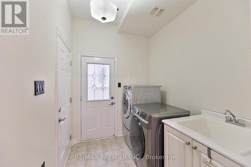 170 Ascalon Drive, Vaughan, ON - Indoor Photo Showing Laundry Room