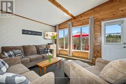 Bright open concept living/dining/kitchen - 