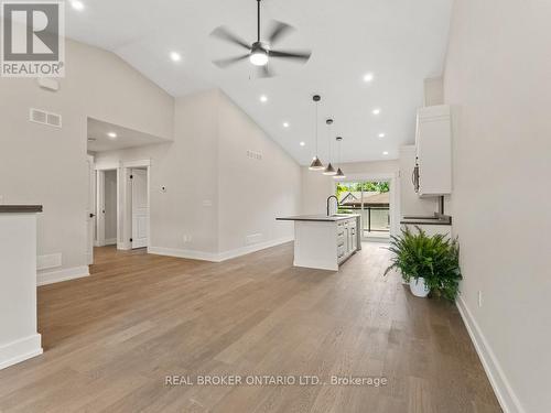 44 Topham Boulevard, Welland (N. Welland), ON - Indoor Photo Showing Other Room