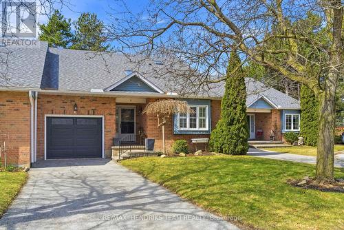 8 - 10 ELDERWOOD DRIVE  St. Catharines (Grapeview), ON L2S 3G4