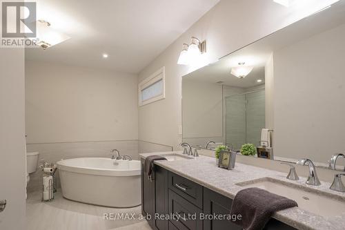 30 Brookside Lane, Tillsonburg, ON - Indoor Photo Showing Bathroom